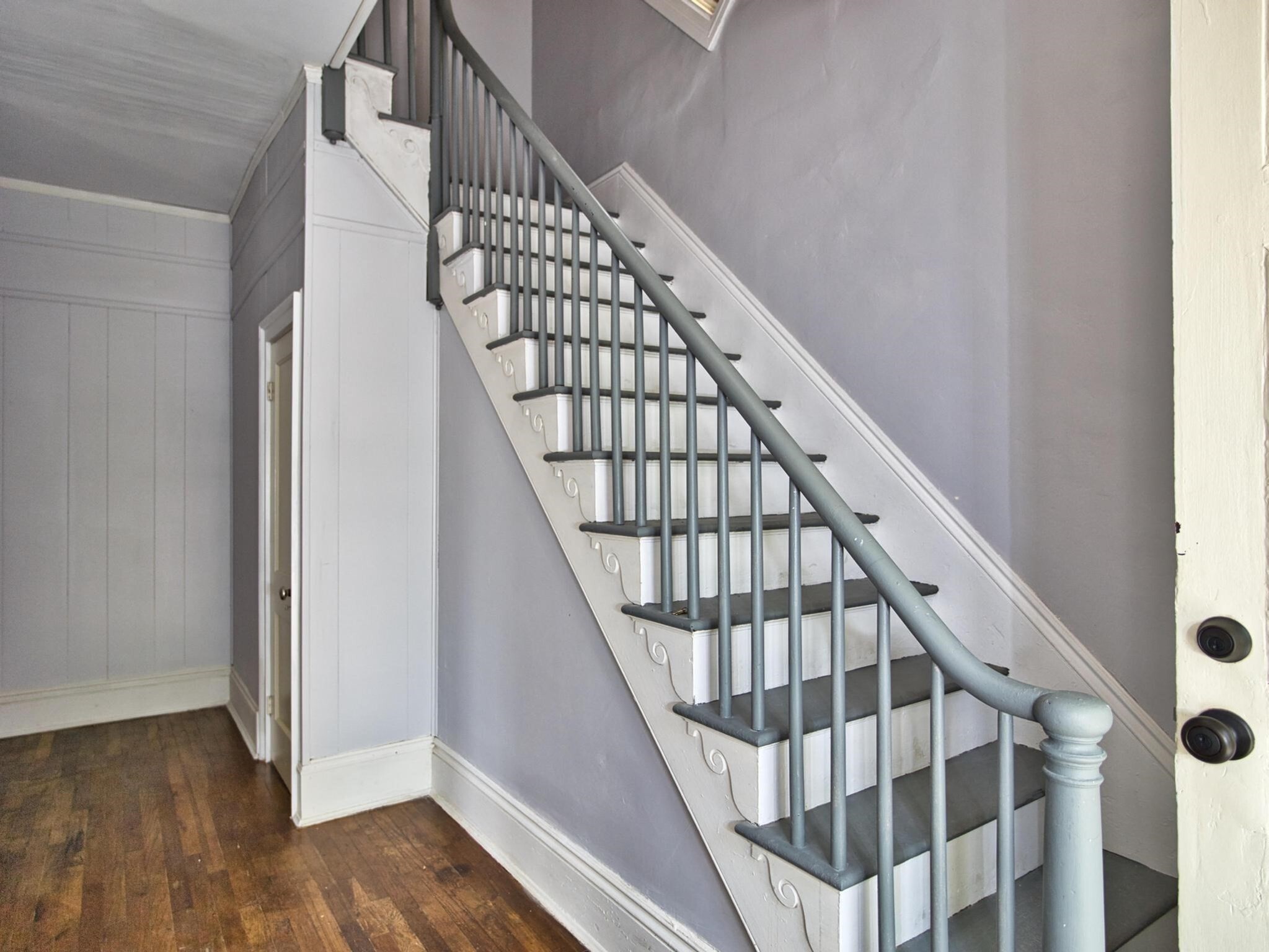 Entrance Hallway - 69 Walden St