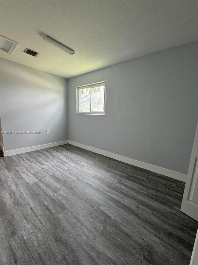 Building Photo - 11500 NW 39th St
