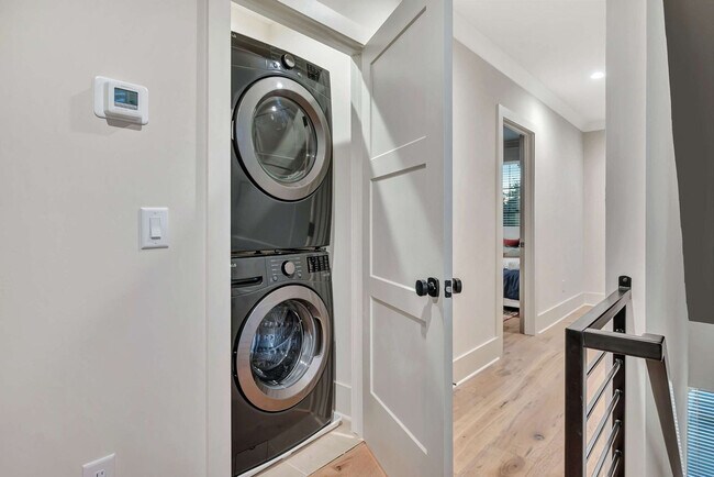 Building Photo - 1701 Portland Ave