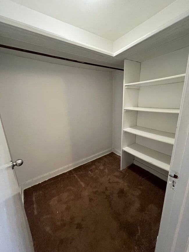 Building Photo - 3711 W 4th St