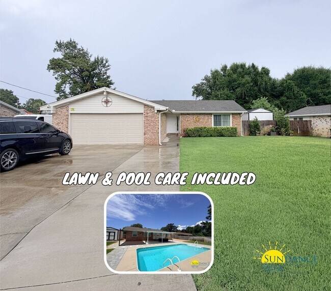 Building Photo - Beautiful 3-Bedroom Pool Home in Destin – Lawn & Pool Service Included!