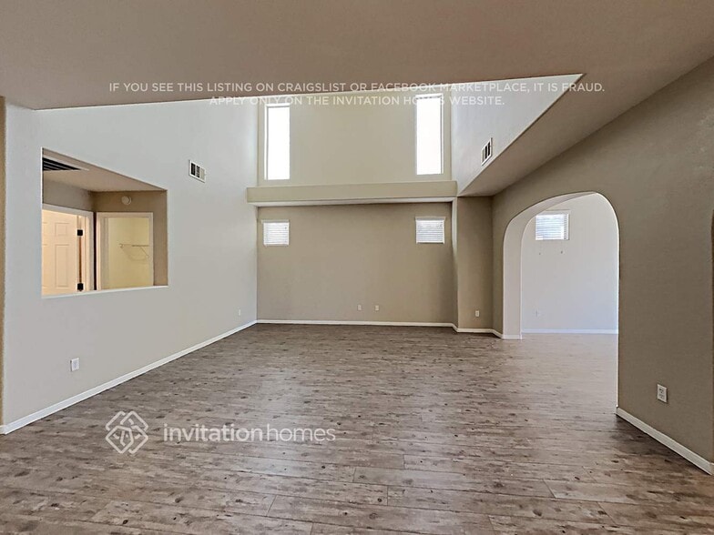 Building Photo - 10536 Bella Camrosa Dr