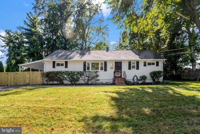 Building Photo - 7555 Park Ln