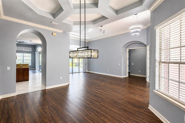 Building Photo - 439 Chelsea Ave
