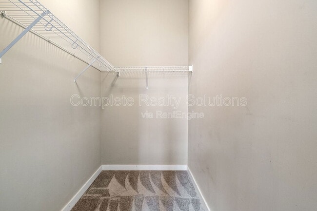 Building Photo - 614 S 7th St