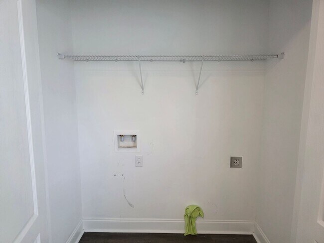 Building Photo - 57 Oakmont Dr