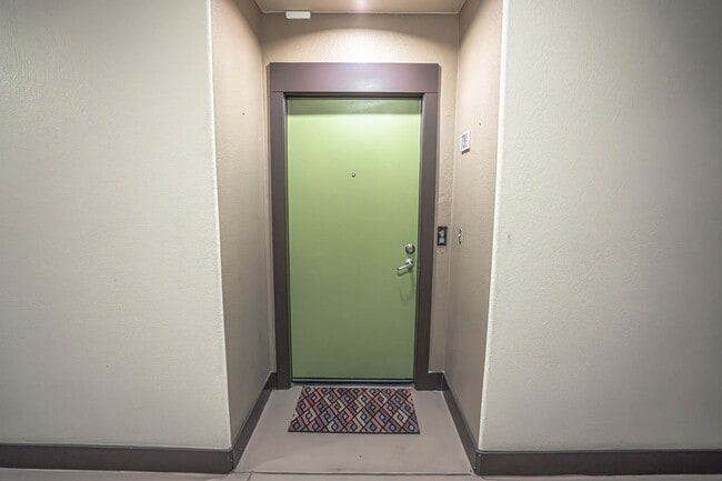 Building Photo - COMING SOON! 1 Bedroom Condo for Rent in the Madisons!