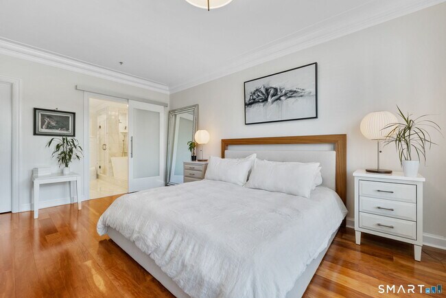 Building Photo - 85 Memorial Rd