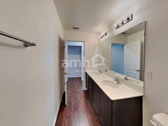 Building Photo - 1114 Brenton Leaf Dr