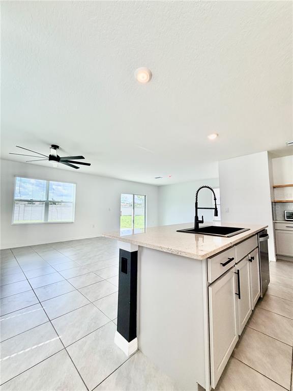 Building Photo - 34110 Jasper Stone Dr
