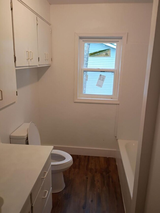 Building Photo - 1042 E Peachtree St