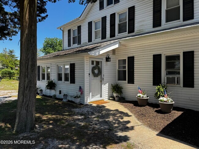 Building Photo - 1712 Bay Ave
