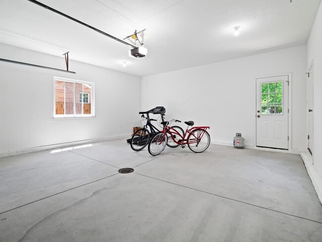 Building Photo - 8040 Strongsville Blvd