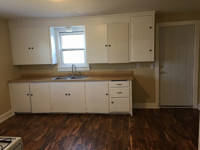 Building Photo - Cute 1 bedroom +office with 1 bath house in Washington County