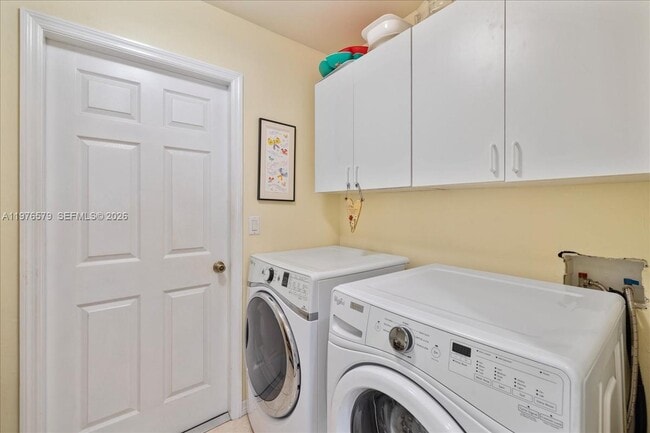 Building Photo - 1205 SW 29th Terrace