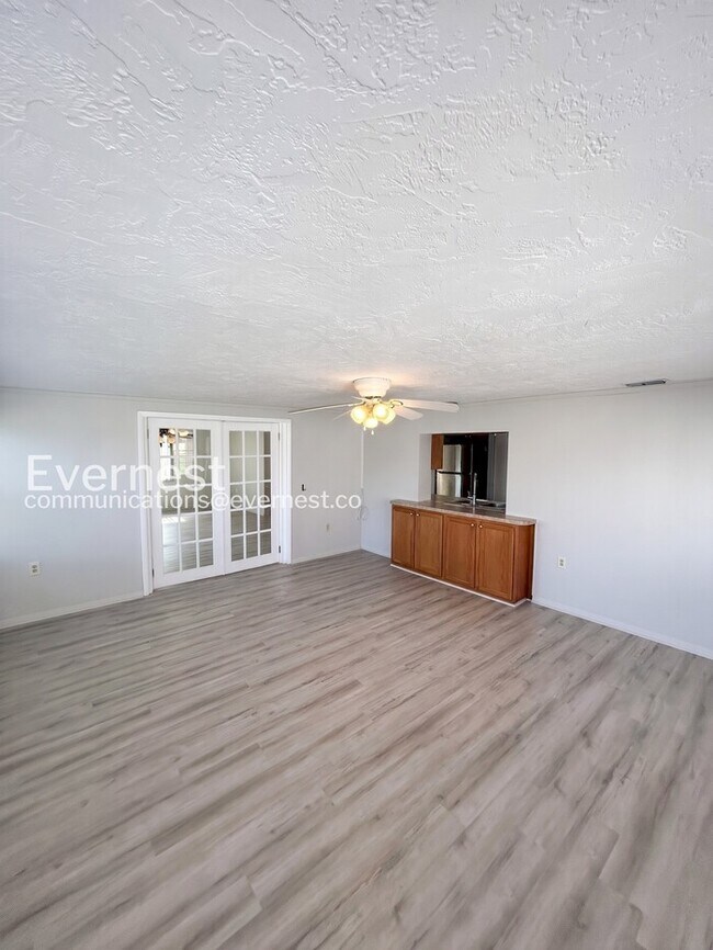 Building Photo - 7810 Cayuga Dr