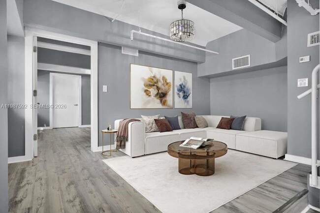 Building Photo - 4332 Collins Ave