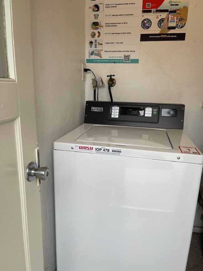 Building Photo - Delightful 2 Bedroom! Recently Updated!! Move In Special!!!