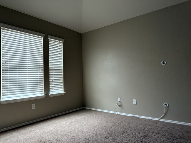 Building Photo - 6208 Melanie Dr