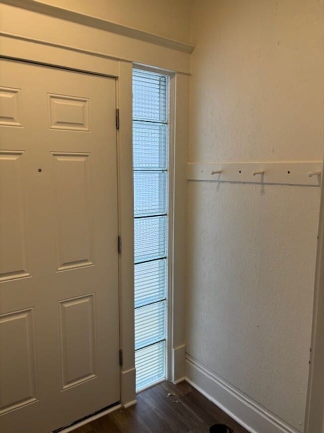 Building Photo - 1468 Hoyt St