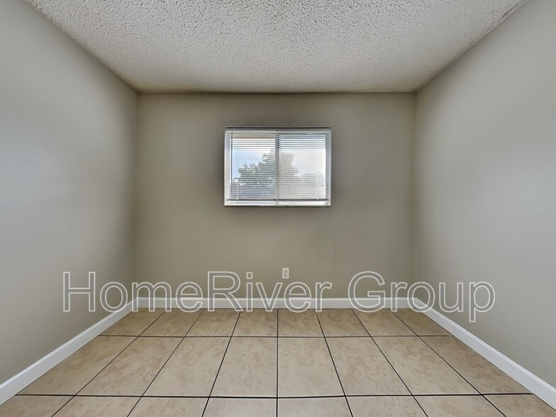 Building Photo - 681 W Rosewood Ln