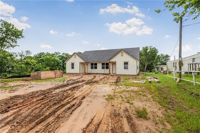 Building Photo - 142 E Martin Luther King Dr