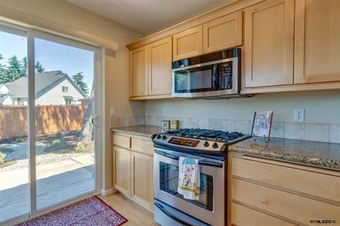 Building Photo - 537 SE Oak Grove Ave