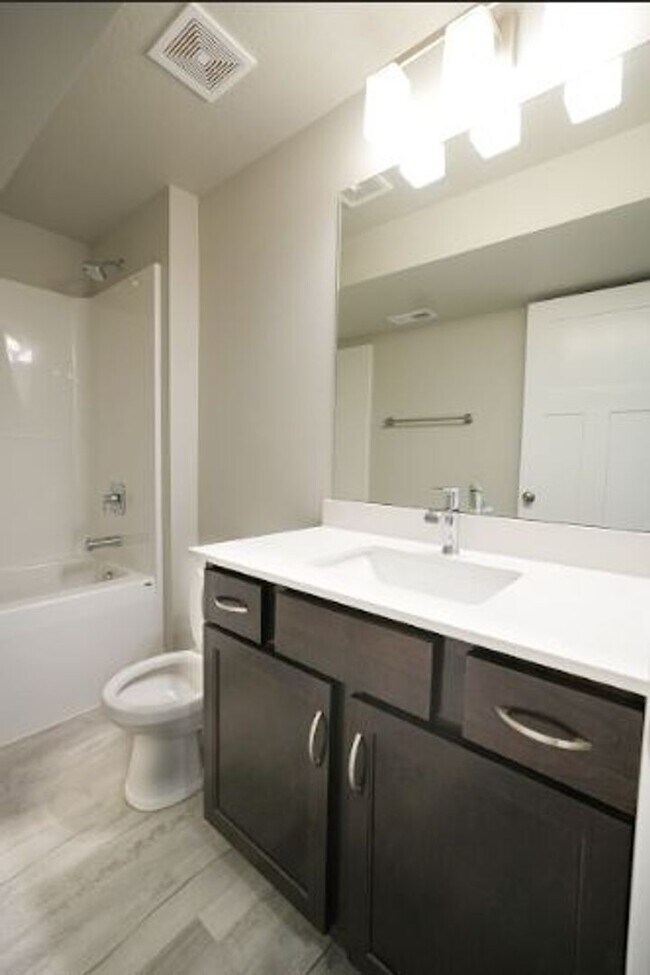 Building Photo - Modern 3-Bedroom Ranch in Grimes – Availab...