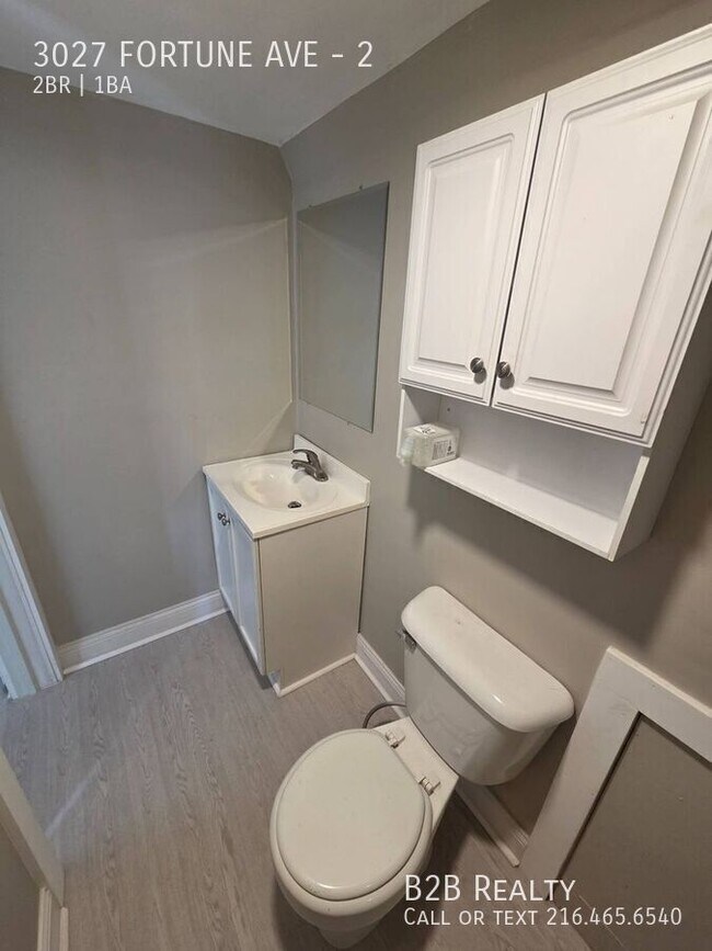 Building Photo - 3027 Fortune Ave