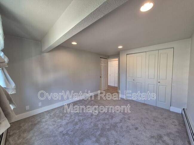 Building Photo - 8331 E 6th Ave