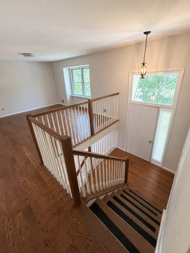 Building Photo - 5BR Jackson Home with Yard and Deck