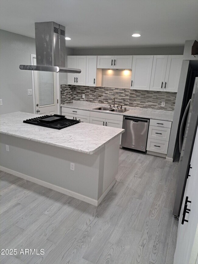 Primary Photo - 7249 E Latham St