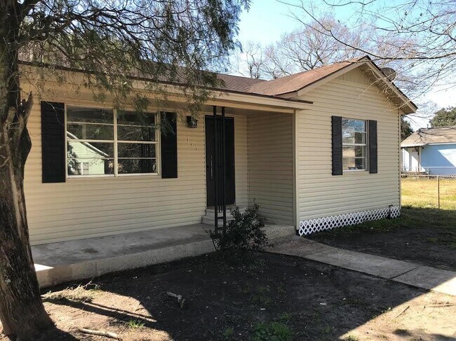 Building Photo - 133 Washington E Ave