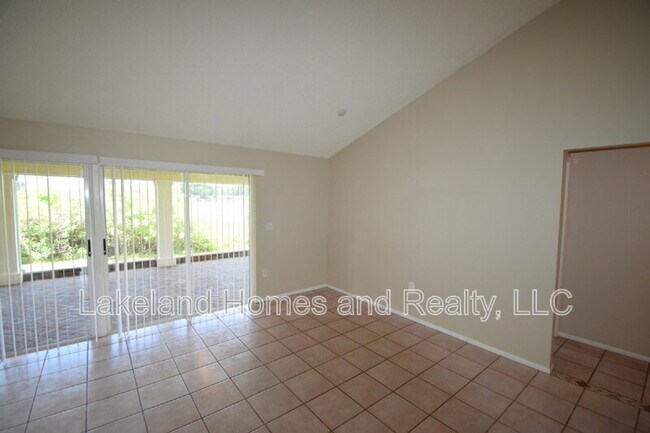 Building Photo - 1204 Honeytree Ln W