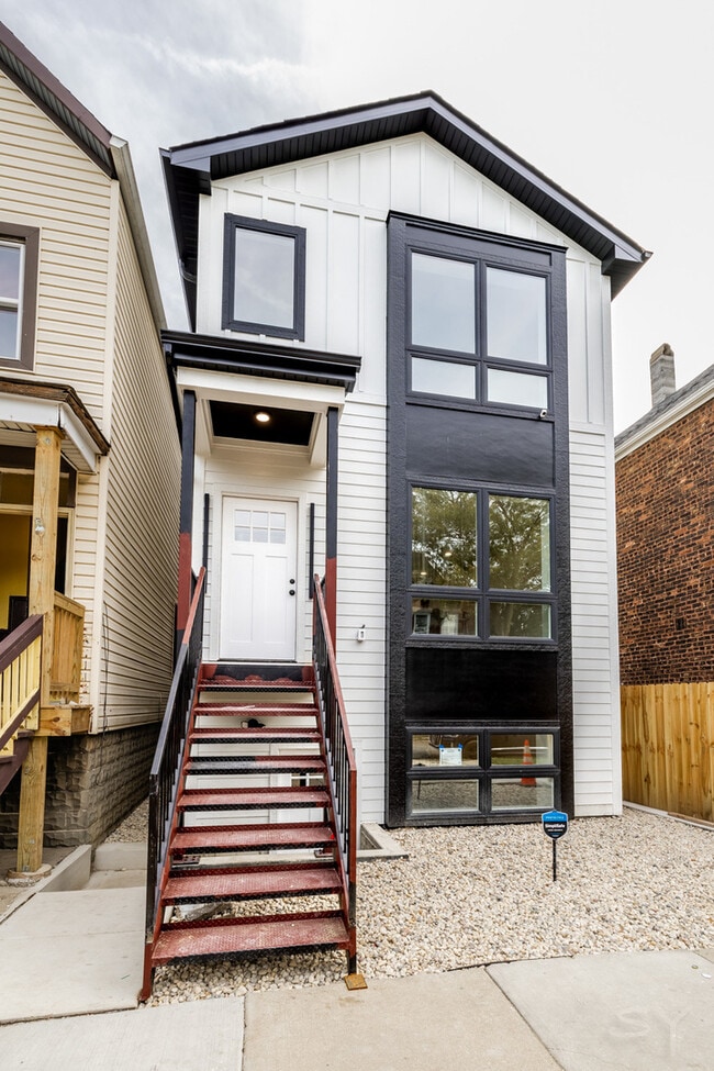 Building Photo - 1245 S Fairfield Ave