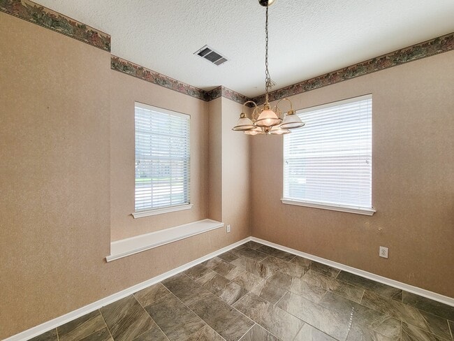 Building Photo - 11147 Carriage Lake Dr