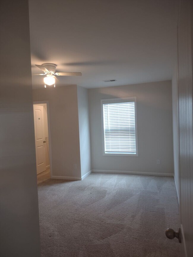 Building Photo - Wonderful Two Story Four Bedroom Three Full Bathrooms Home in Elgin SC