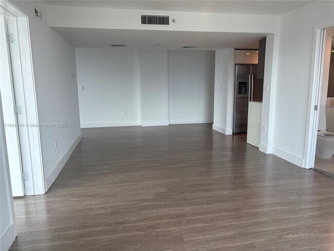 Building Photo - 1025-1092 92nd St