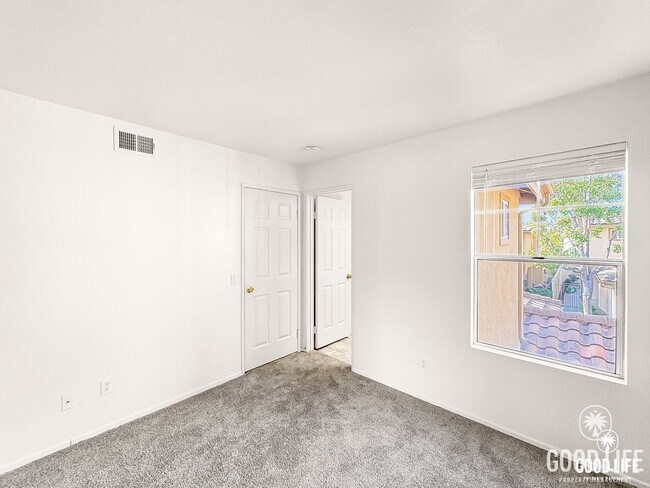 Building Photo - Modern Living with Clean Amenities