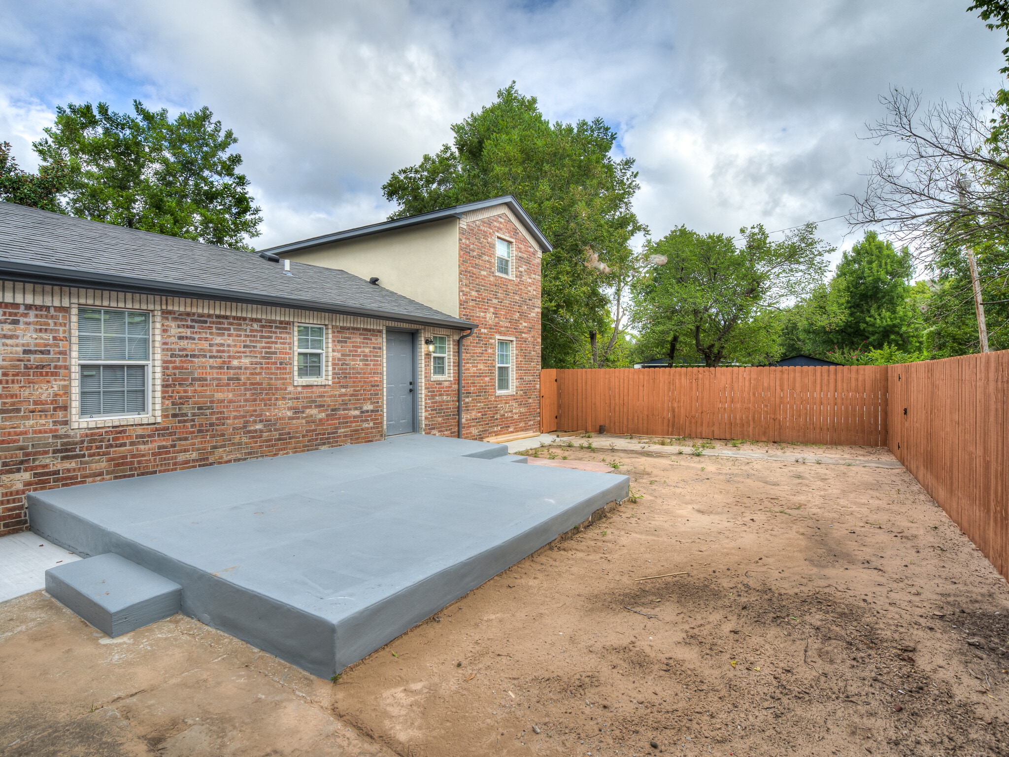 Building Photo - 2100 N Saint Luke Ave
