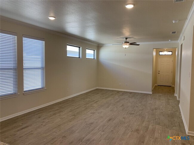 Building Photo - 612 Ripplewood Dr