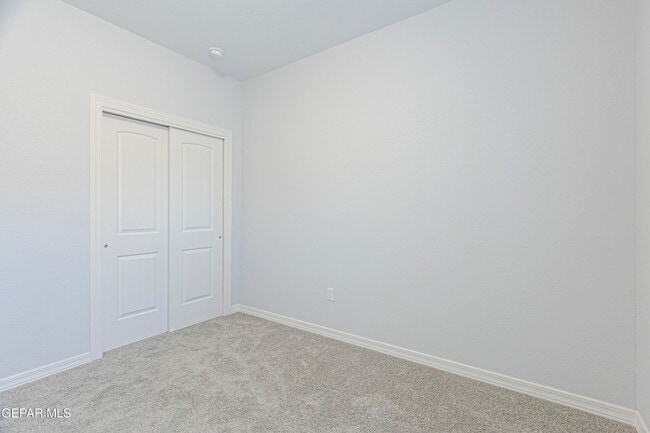 Building Photo - 546 Spanish Oak Dr