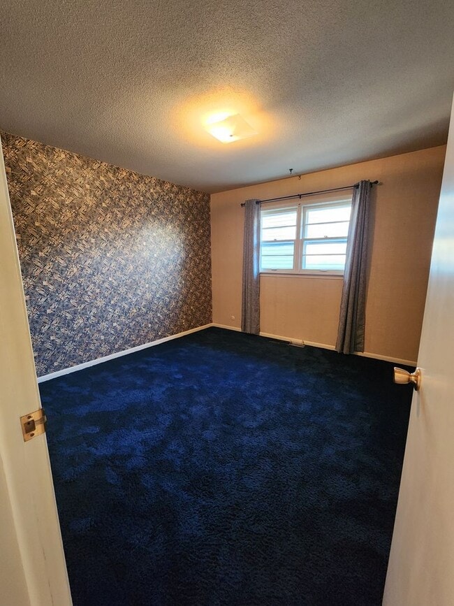 Building Photo - 1115 N Sherman Ave