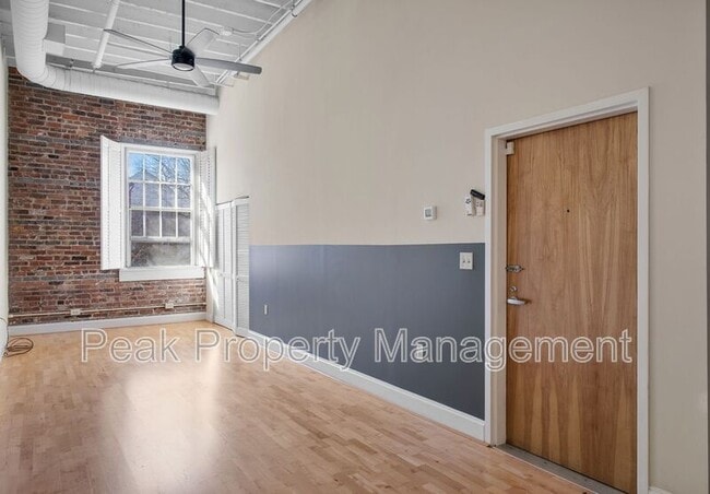 Building Photo - 306 N 26th St