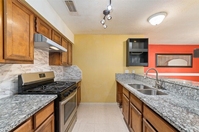 Building Photo - 4222 Amir St