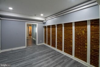 Building Photo - 187 Conarroe St