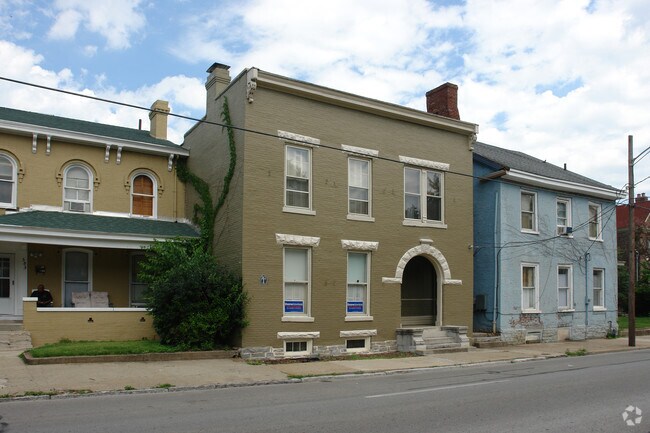 Primary Photo - 579 W Short St