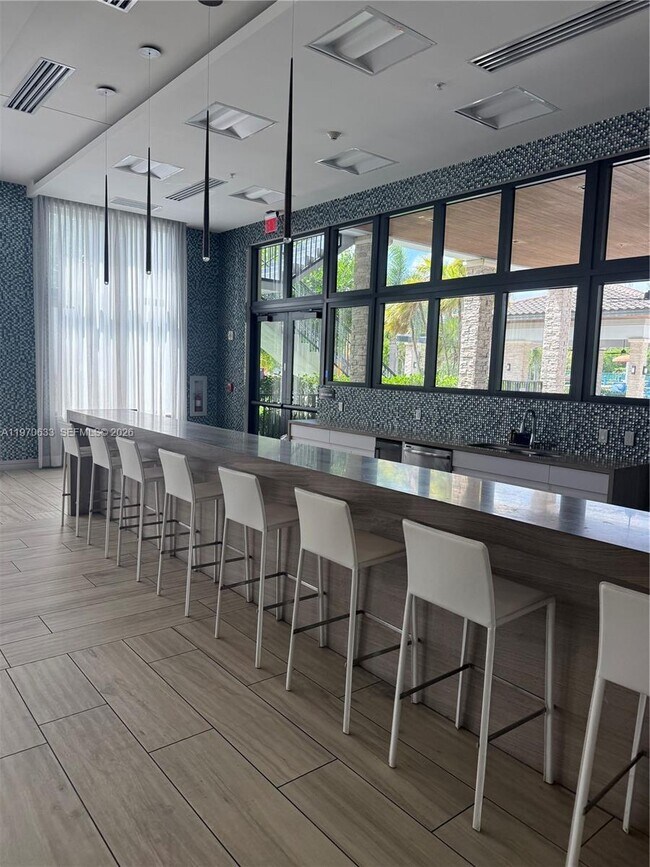 Building Photo - 7902 NW 105th Ct