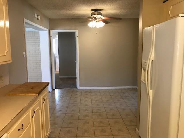 Building Photo - 5234 Burbank Dr