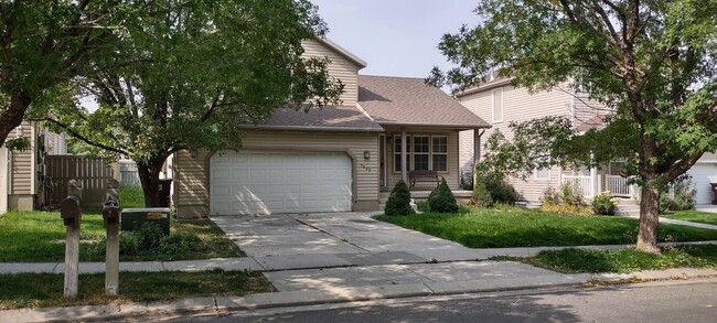 Building Photo - Quaint Home in Eagle Mountain w 2 car garage!
